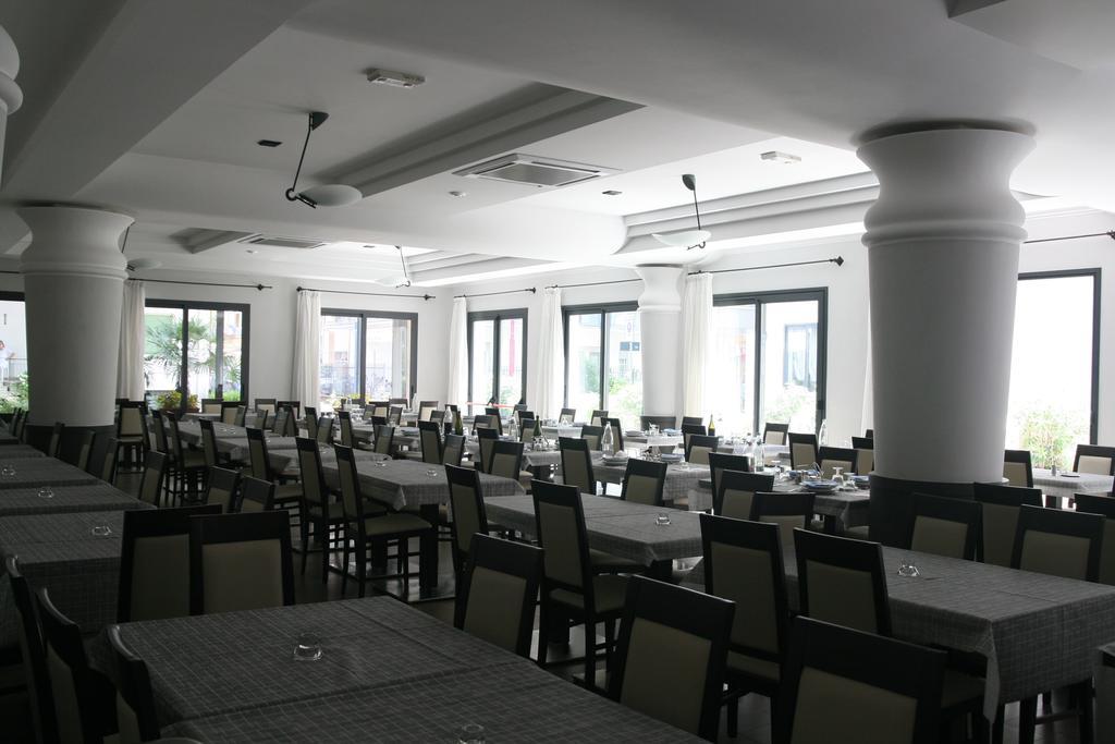 Hotel Stanchini بيلاريا-إيجيا مارينا المظهر الخارجي الصورة